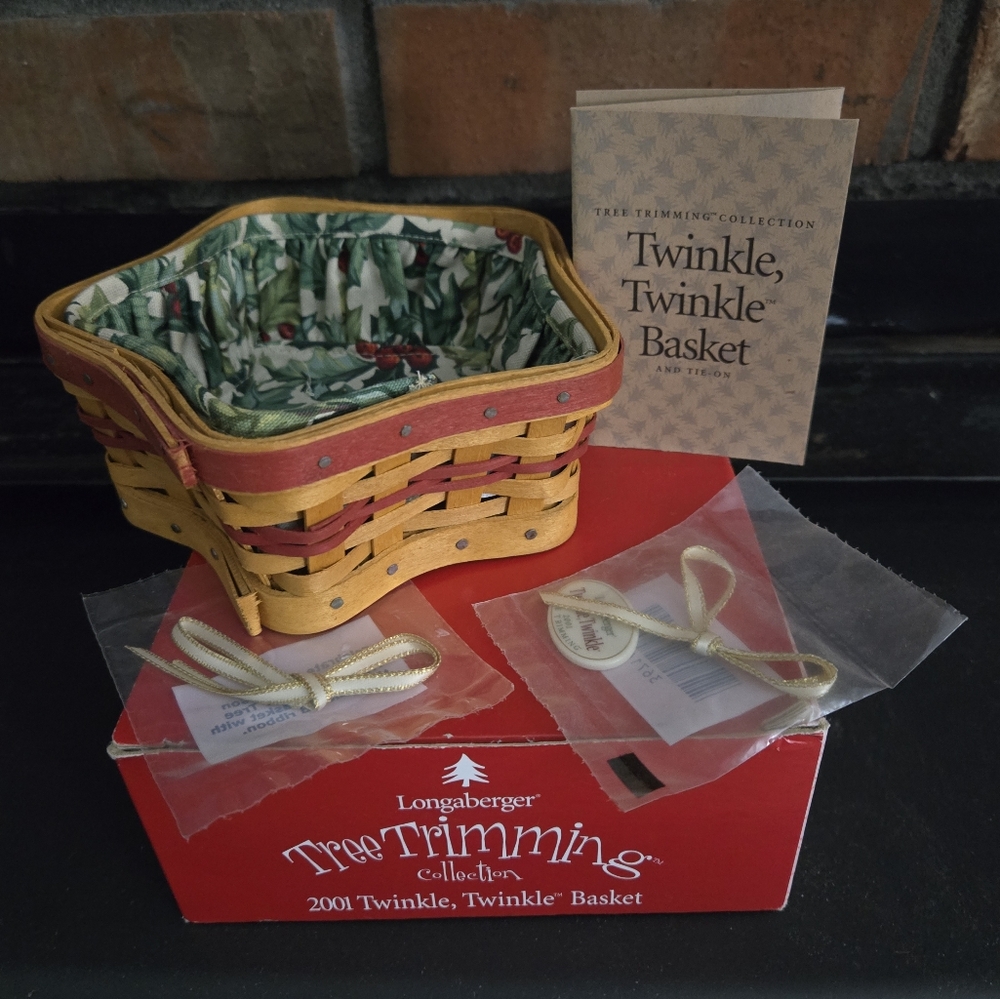 Longaberger 2001 Tree Trimming Red Star Basket Fabric Liner TieOns Box Christmas